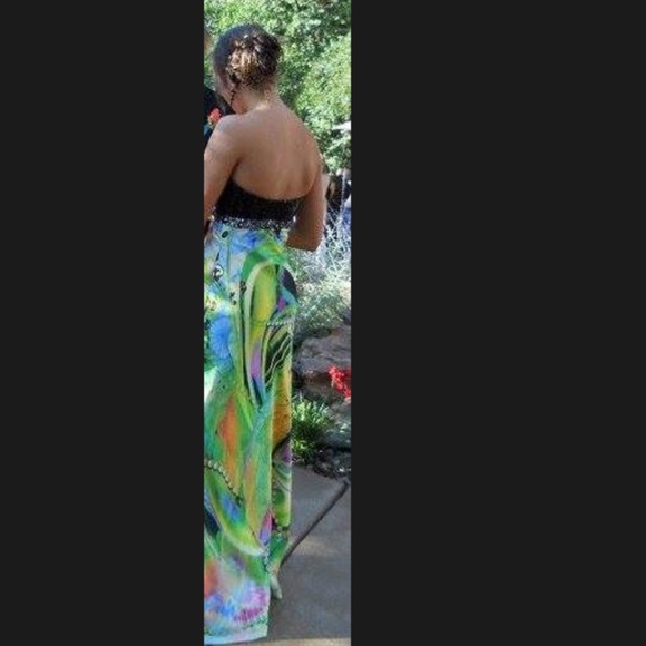 Black Sequin and Green Jeweled Print Prom Dress 00 - Picture 5 of 7